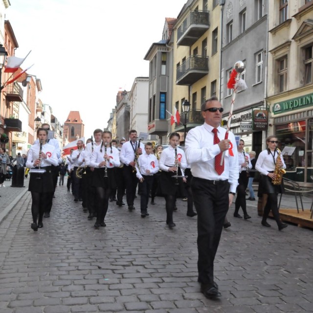 W programie uroczystości - koncert pieśni patriotycznych w wykonaniu młodzieżowej orkiestry dętej Kujawia