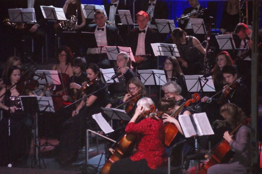 Koncert Noworoczny "Czardasz kontra Walc". Wystąpiła Orkiestra Sinfonietta Polonia [GALERIA ZDJĘĆ]