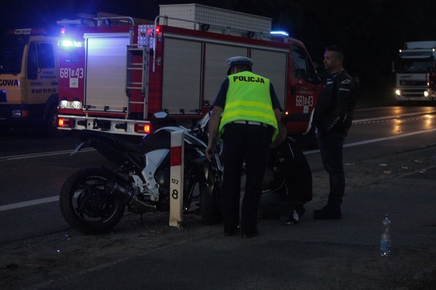 Wypadek w Zawierciu. Zderzenie samochodu z motocyklem. Po rannego przyleciał śmigłowiec LPR