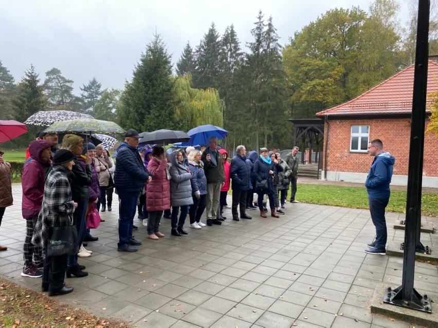 Seniorzy z gminy Nowa Wieś Lęborska odwiedzili Muzeum Stutthof w Sztutowie