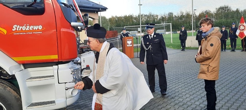 Poświęcenie nowego wozu bojowego Ochotniczej Straży Pożarnej w Stróżewie