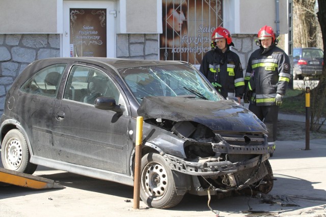 W 2019 roku policja w Przemyślu odnotowała 755 kolizji drogowych. Prezentujemy 15 ulic, gdzie najczęściej dochodziło do zdarzeń.

Zobacz też: Wypadek w Korytnikach. Na drodze wojewódzkiej nr 884 kierująca fordem uderzyła w betonowy przepust i dachowała
