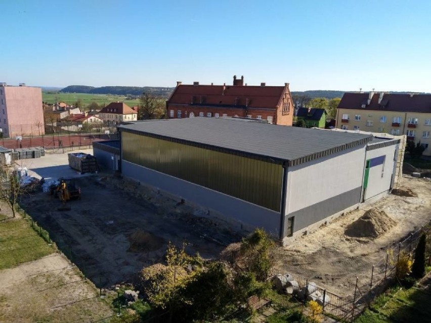 Gniew. Prace przy rozbudowie Szkoły Podstawowej nr 1 idą zgodnie z harmonogramem