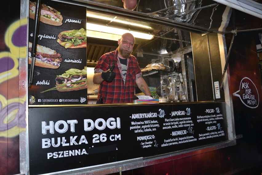 Foodtrucki w Żorach. Czego można skosztować na rynku? ZDJĘCIA WSZYSTKICH WOZÓW