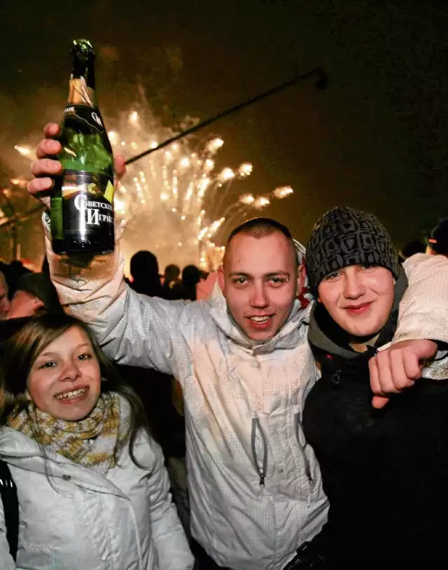 Należy pamiętać, aby nie puszczać fajerwerków pod wpływem alkoholu. Grozi to nieszczęściem