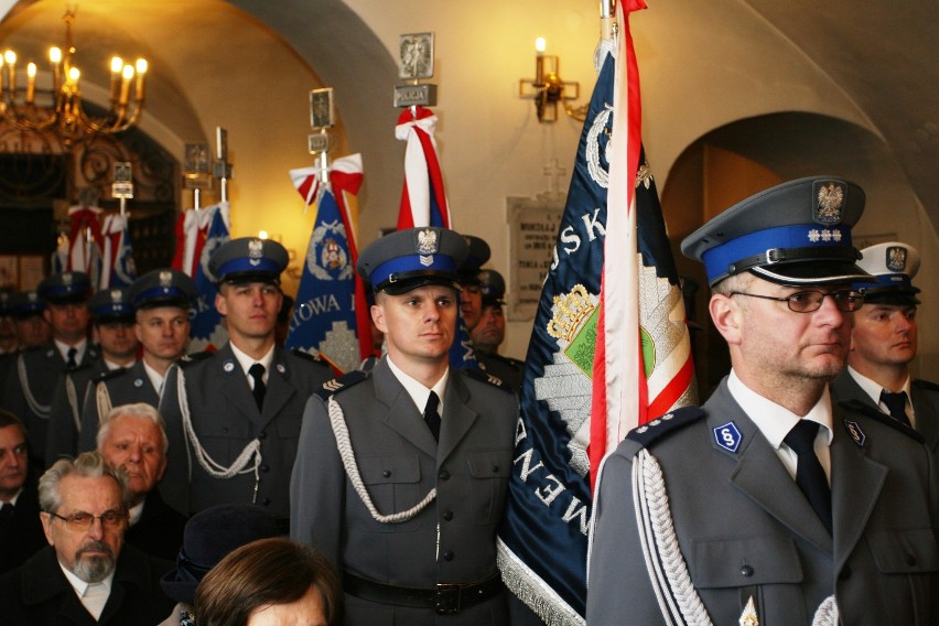 Lublin: Msza św. w intencji zmarłych i poległych policjantów