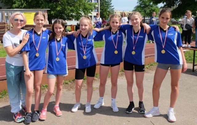 W igrzyskach szkolnych w wielobojach lekkoatletycznych w Kętach rywalizowało ponad 130 dzieci