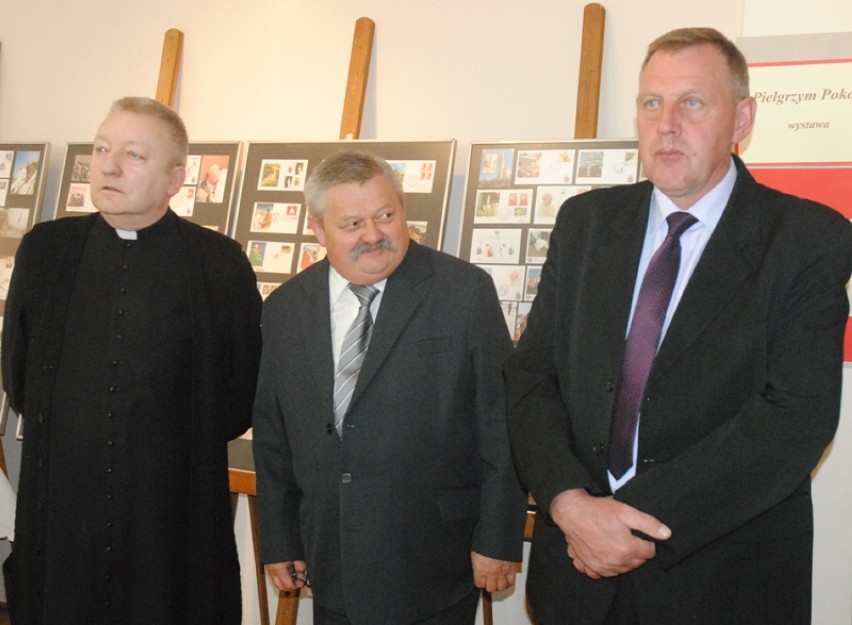 Wystawa poświęcona Janowi Pawłowi II w Śmiglu