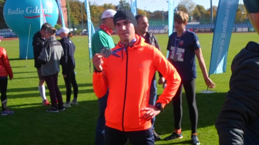 Malbork. Oskar Wąsik na podium w 30 Biegu Kociewskim w kategorii młodzieżowej, a Łukasz Godlewski wysoko na 10 km