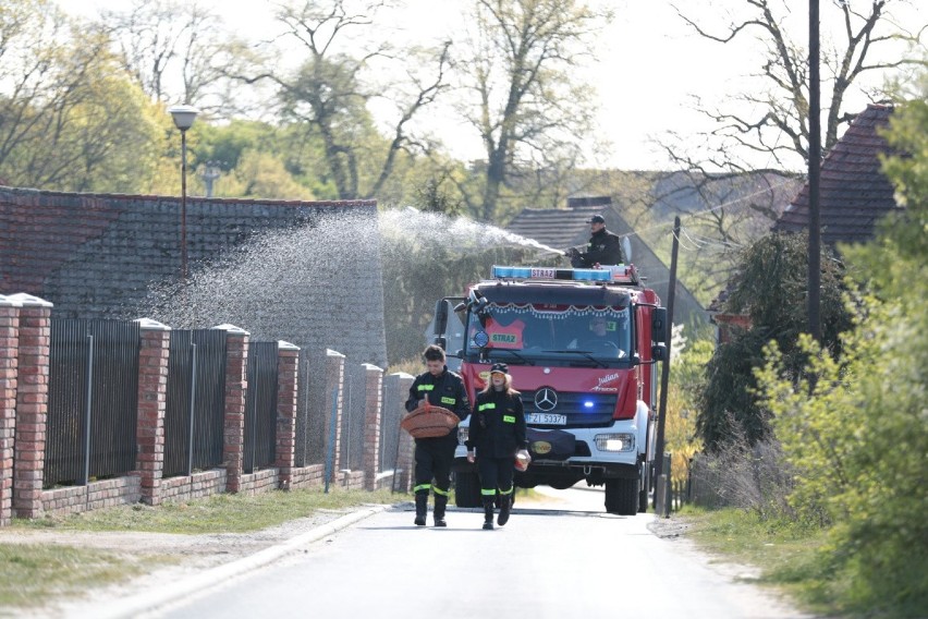 Strażacy z OSP Zabór i OSP Racula dziś odwiedzają...