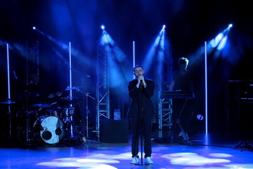 Krystian Ochman zaśpiewał na scenie RCKP w Krośnie. To był ostatni koncert artysty przed konkursem Eurowizji [ZDJĘCIA]