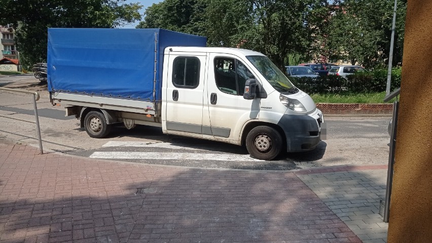 Najnowsze zdjęcia. Jak oni parkują?