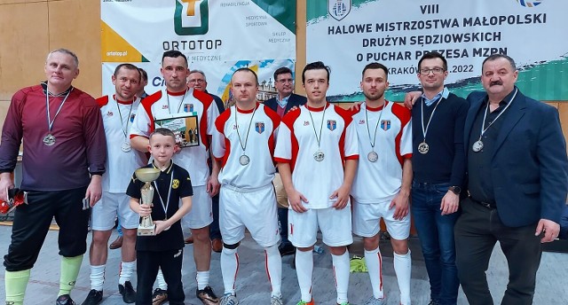 Oświęcimscy arbitrzy zostali wicemistrzami Małopolski w halowej piłce nożnej