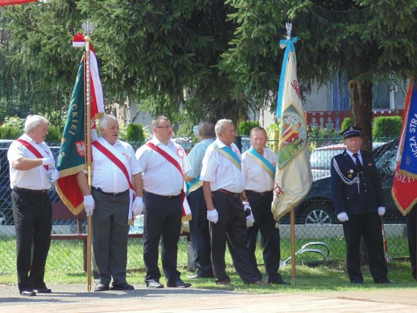 Komisja konkursowa przyznała również cztery czwarte miejsca....