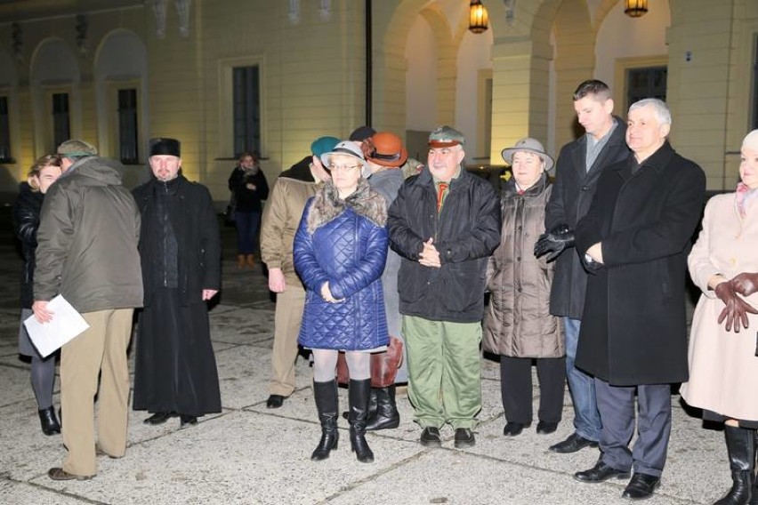 Betlejemskie Światło Pokoju przed Pałacem Branickich 2017