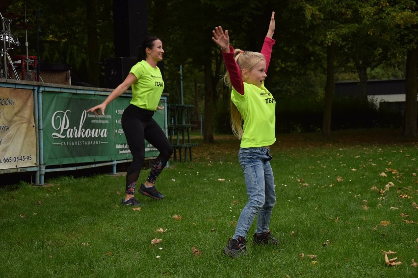 Malbork. Bieg charytatywny dla Oliwki [ZDJĘCIA]. Niedzielne bieganie i piknik dla 10-latki, która potrzebuje nieustannej rehabilitacji