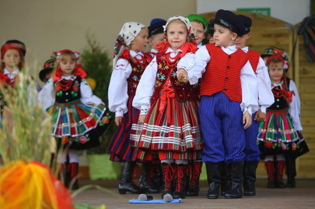 Mali Piotrkowianie wystąpili w Mam talent. Na żywo można było zespół oglądać podczas dożynek powiatowych w Moszczenicy