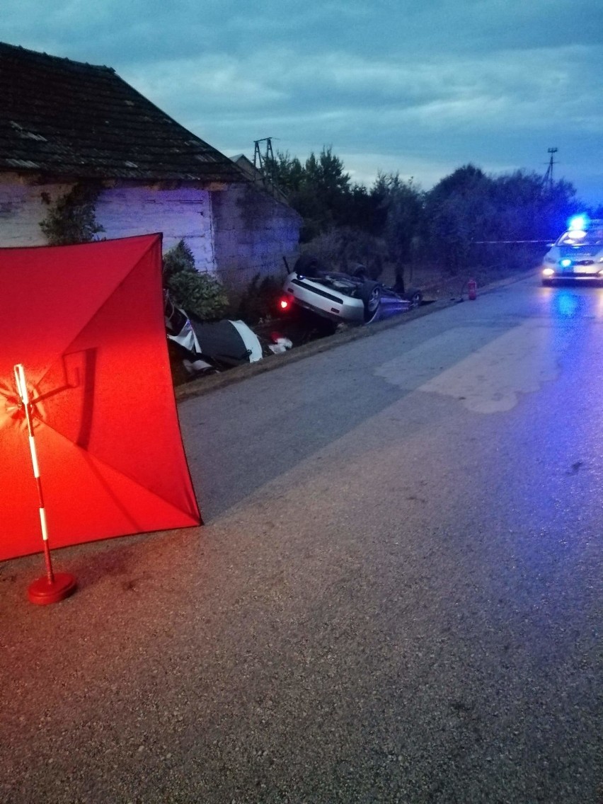 Świebodzin. Tragiczny wypadek na Powiślu. 18-latek nie żyje, trzy osoby trafiły do szpitala [ZDJĘCIA]