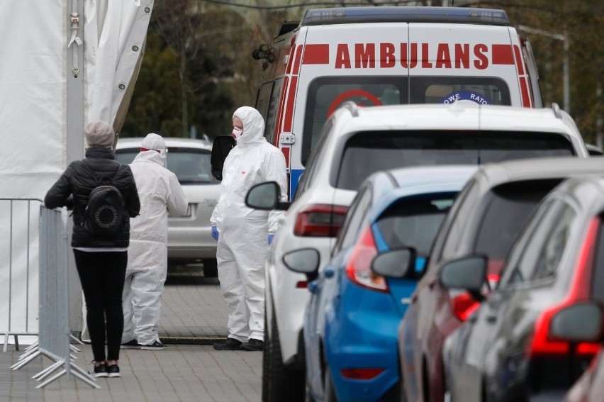 Narodowa kwarantanna czy lockdown konkretnych województw? Te rejony kwalifikują się już do czarnej strefy