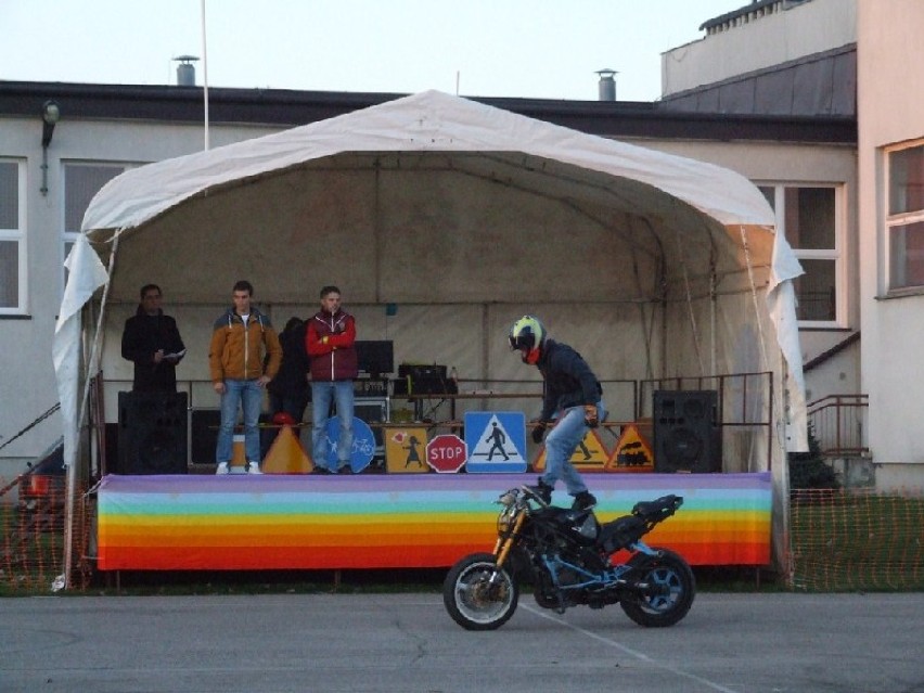 Na placu szkoły podstawowej w Miedźnie odbył się Festyn...