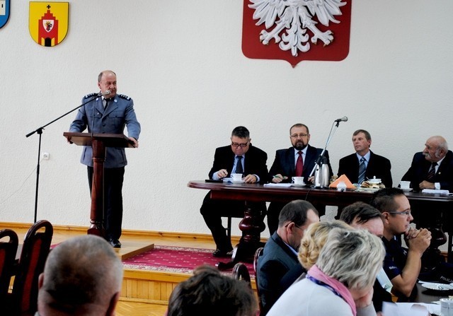 W sali konferencyjnej Urzędu Miasta w Radziejowie odbyło się w piątek(28.09) spotkanie radnych, sołtysów z komendantem insp. Ryszardem Mickiem.