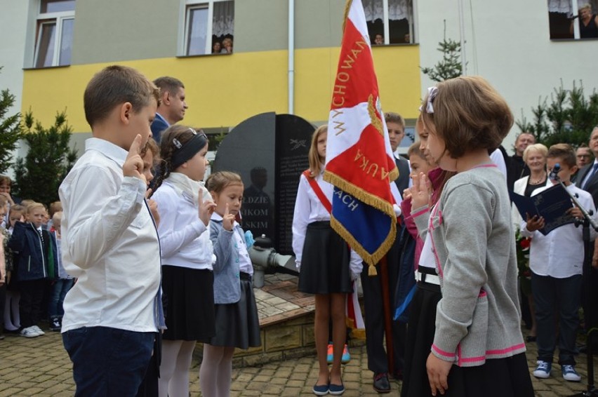 Szkoła Podstawowa Lotników Polskich - jubileusz nadania...