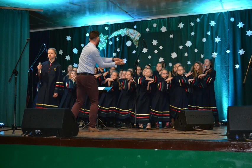 Koncert Świąteczno-Noworoczny w Dobrzyniu nad Wisłą [relacja, zdjęcia]