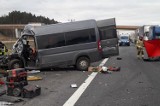 Tragiczny wypadek na A4 koło Tarnowa. Nie żyją cztery osoby z busa, który rozbił się w Łętowicach. A4 była zablokowana [ZDJĘCIA]