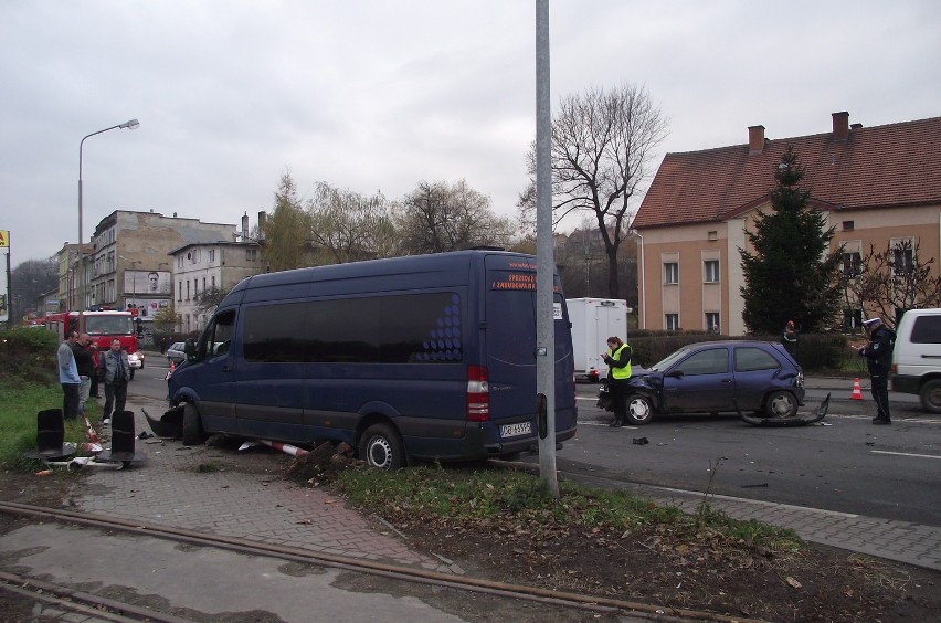 Wypadek w centrum Wałbrzycha (ZDJĘCIA i FILM)