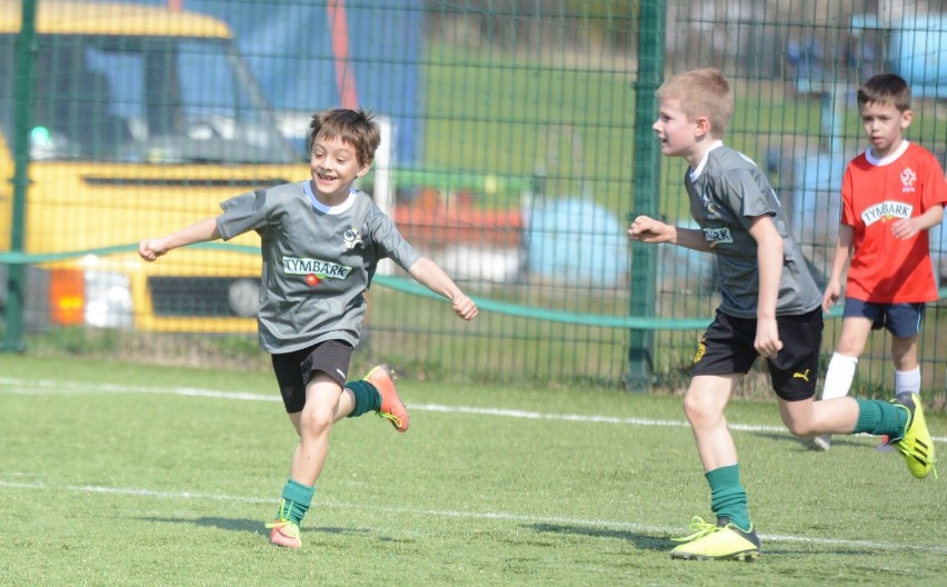 Turnieju „Z Podwórka na Stadion o Puchar Tymbarku” to...