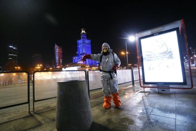 Ul. Grochowska od ronda Wiatraczna, ul. Płowiecka do ronda Mościckiego, powrót – 6 819 mOd przystanku autobusowego na ul. Bora-Komorowskiego przy skrzyżowaniu z ul. Meissnera, Meissnera, Jugosłowiańska, na skrzyżowaniu w Bora-Komorowskiego do pętli autobusowej, powrót do skrzyżowania, ul. Umińskiego, ul. Abrahama do skrzyżowania z Bora-Komorowskiego i powrót „po wianuszku”– 7 304 mUl.Targowa od skrzyżowania z ul. Skaryszewską, Zamoyskiego, Grochowska do ronda Wiatraczna, al. Waszyngtona do ronda Waszyngtona, powrót – 10 361 mRondo Waszyngtona – 18 254 m2Komenda Rejonowa Policji Warszawa VII, ul. Grenadierów 73/75 – 920 m2Szpital Dziecięcy im. prof. dr. med. Jana Bogdanowicza SPZOZ/Poradnia Zdrowia Psychicznego, ul. Niekłańska 4/24 – 3 997 m2Szpital Grochowski, ul. Grenadierów 51/59 – 4 578 m2Regionalne Centrum Krwiodawstwa i Krwiolecznictwa, ul. Saska 63/75 – 2 053 m2Przystanki łącznie 8 020 m2: autobusowe 80 szt. (4 800 m2), tramwajowe 31 szt. (4 080 m2).