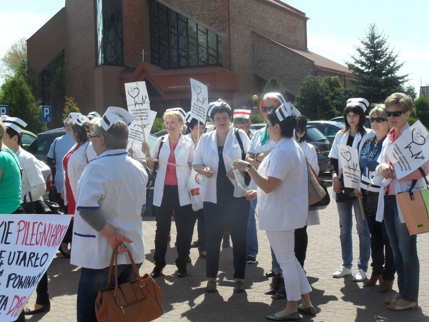 Protest pielęgniarek w Myszkowie ZDJĘCIA