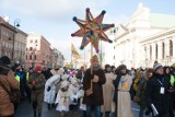 Orszak Trzech Króli 2019 w Warszawie. Tłumy na Starym Mieście i pozdrowienia od Papieża [ZDJĘCIA]