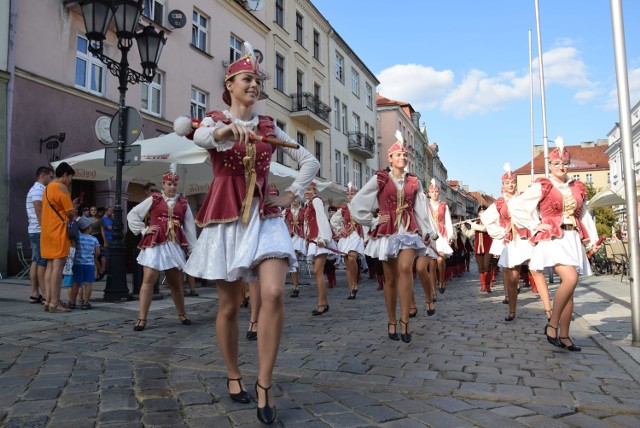 XI Letnia Akademia Instrumentów Dętych Blaszanych w Kaliszu. Koncert finałowy na Głównym Rynku