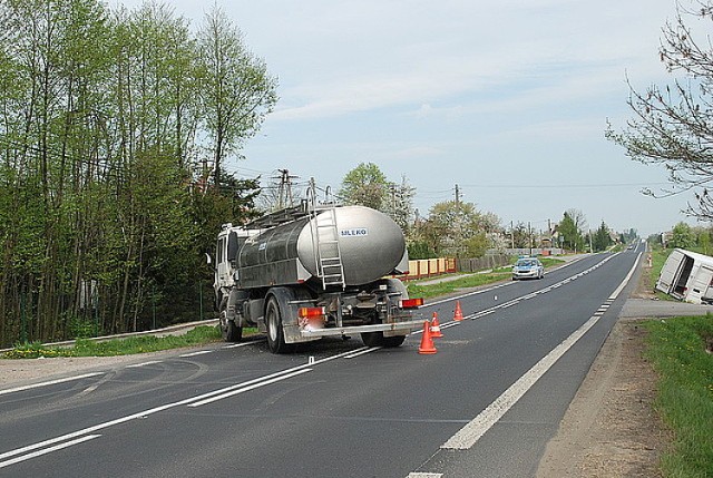 Wypadek w Hadykówce. Zderzy się trzy pojazdy