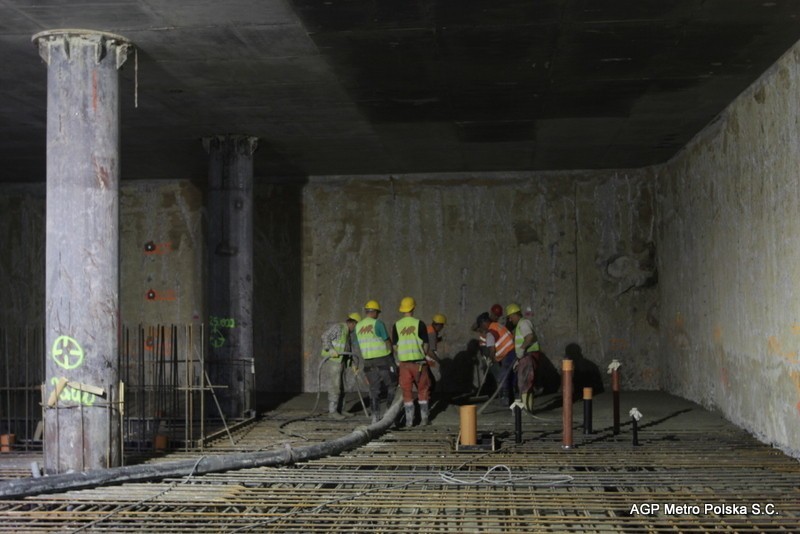 Utrudnienia na Świętokrzyskiej, Nowy Świat zgodnie z planem: Zdjęcia z budowy metra.