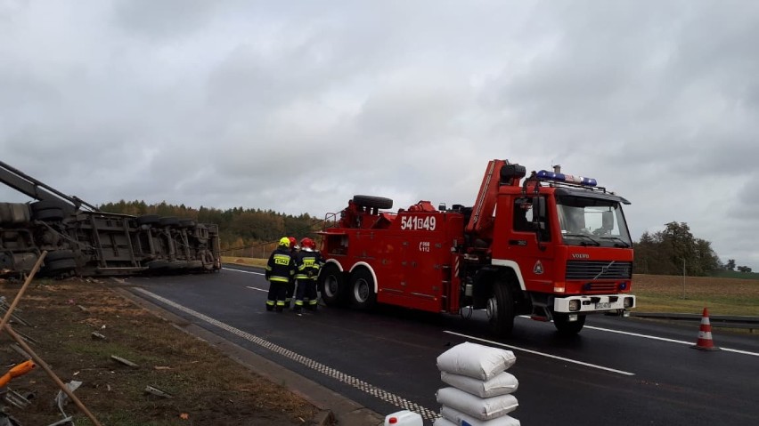 Policjanci ustalają szczegóły śmiertelnego wypadku na A1 w Borkowie [ZDJĘCIA]