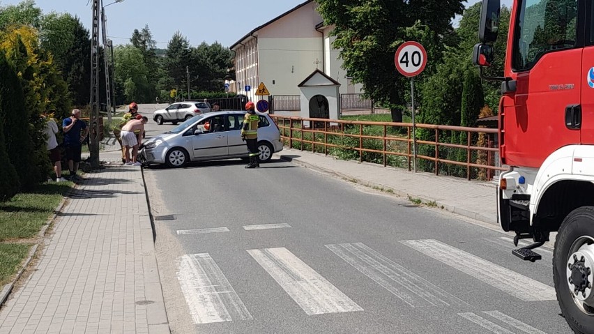 Trwają prace przy sieci energetycznej w Stróżówce....