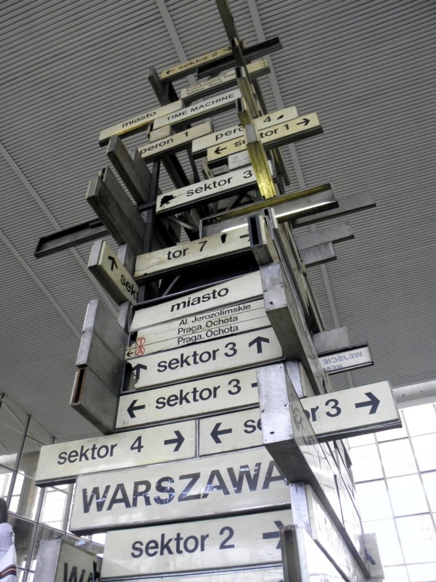 Jeżeli chcesz się wydostać ze stacji Warszawa-Remont i...