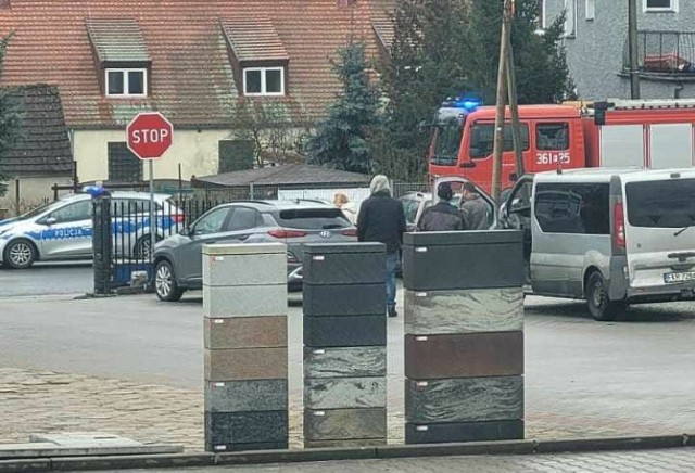 Na wysokości marketu budowlanego w Krośnie Odrzańskim doszło do zderzenia trzech samochodów.