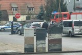 Wypadek w Krośnie Odrzańskim. Kolizja przy markecie budowlanym. Zderzyły się dwa samochody osobowe i ciężarówka