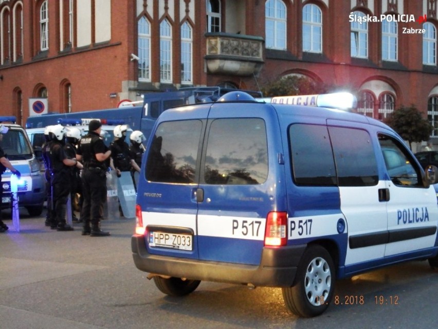 Trzy osoby zatrzymane podczas meczu Górnika z Lechią Gdańsk [ZDJĘCIA]