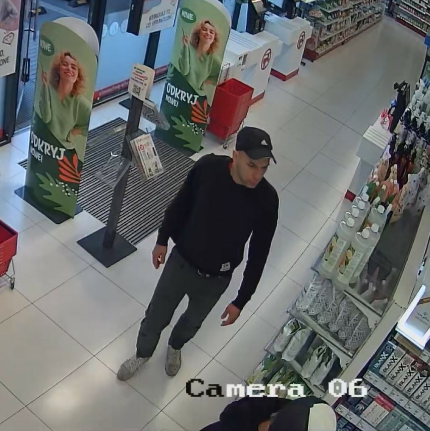 Kradzież w drogerii w Gnieźnie przy ulicy Składowej