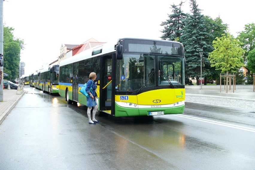 Bełchatowski MZK wozi pasażerów nowymi Solarisami.