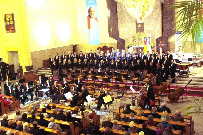 Koncert muzyków Filharmonii Łódzkiej w Tomaszowie w kościele na Niebrowie [ZDJĘCIA]