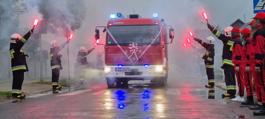 Ochotnicza Straż Pożarna w Zalesiu Małym ma nowy wóz! [ZDJĘCIA + FILM]