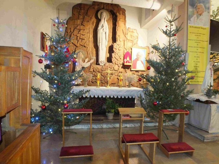 Święto Matki Boskiej Gromnicznej w Starachowicach. Ostatnie msze w bożonarodzeniowej scenerii, z kolędami. Zobacz zdjęcia 