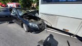Uwaga! Wypadek na DK 27 w Rusocicach. Autobus zderzył się z mercedesem