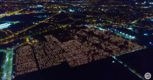 Częstochowa. Cmentarz nocą