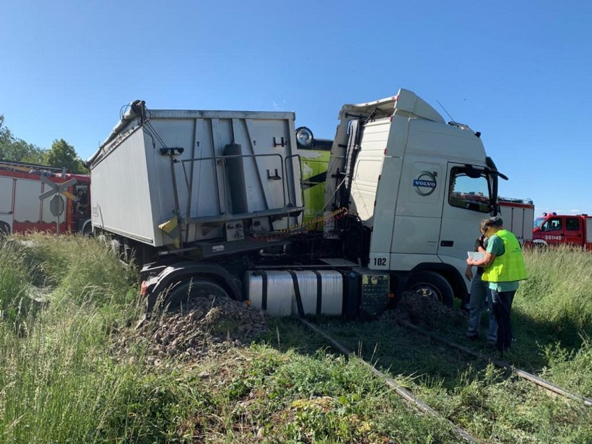 Tir zderzył się z lokomotywą w gminie Barcin [wracamy do tematu]